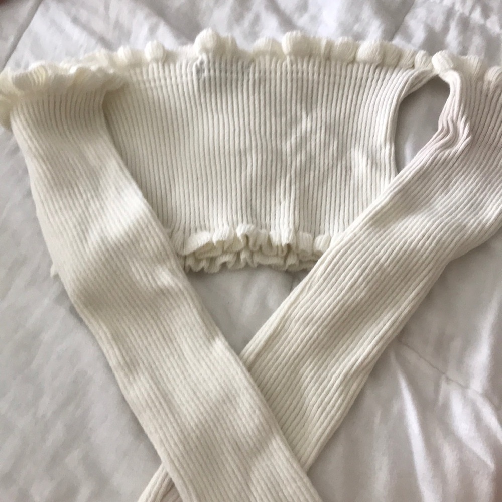 Off the shoulder, Ruffle detail, long sleeve top